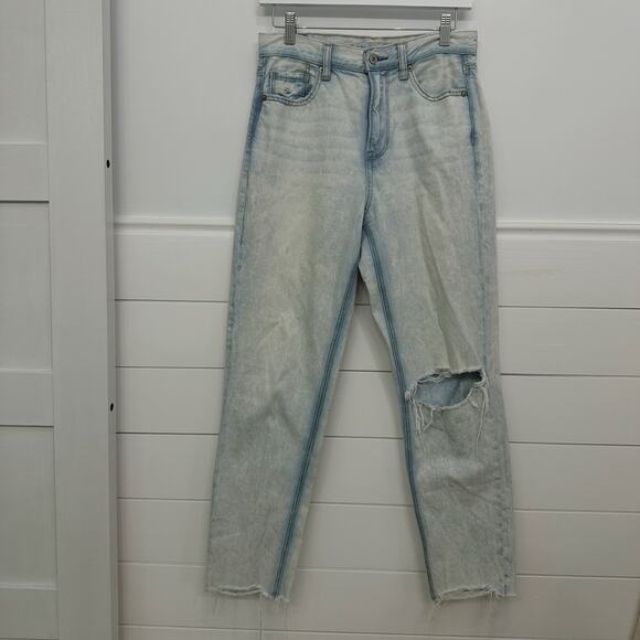 Women’s American Eagle Distressed Mom Jean Size 4 - Picture 1 of 7